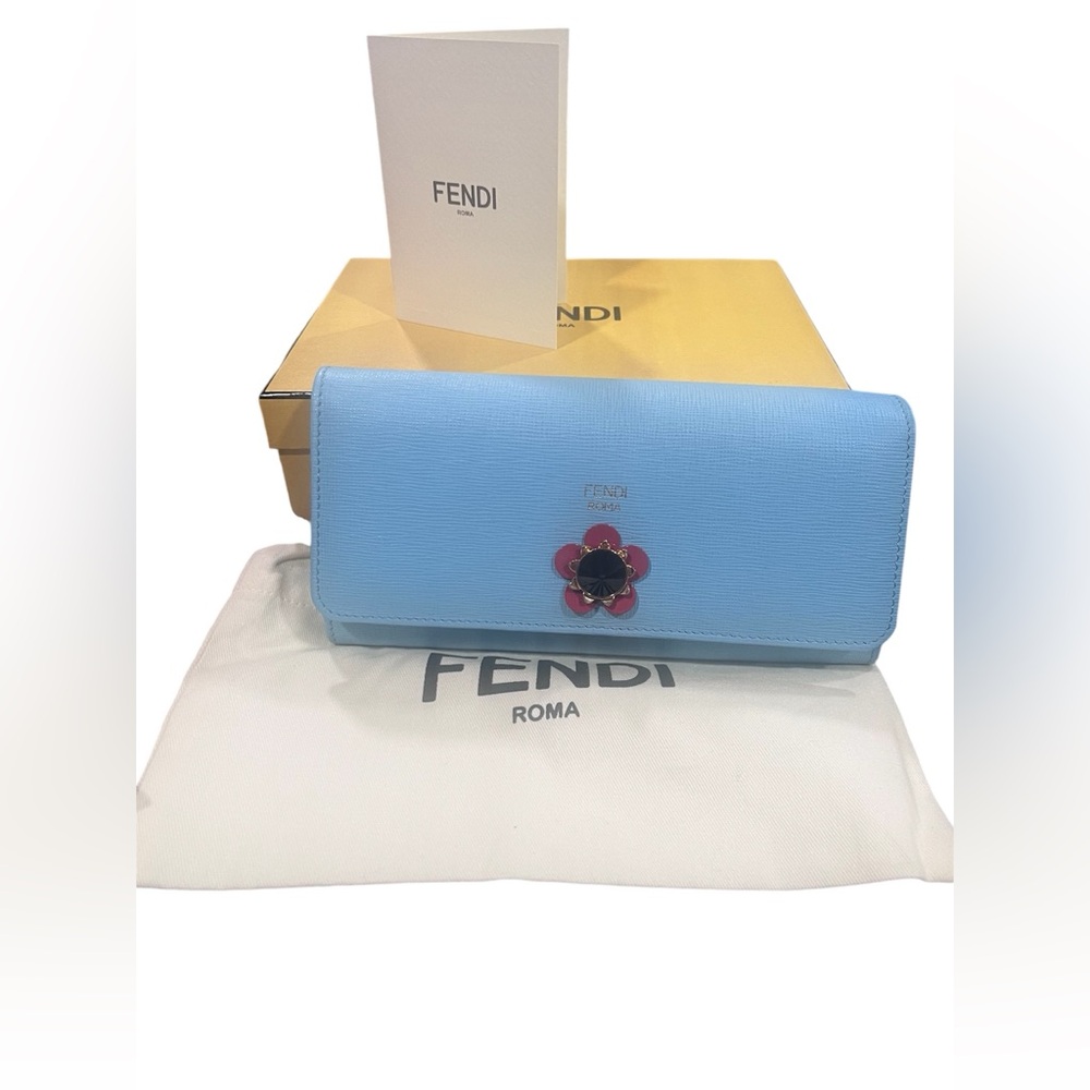 Fendi Vitello Elite Flower Wallet on Chain - EUC includes COA